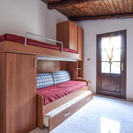 2 Bedroom Beautiful In 度假居