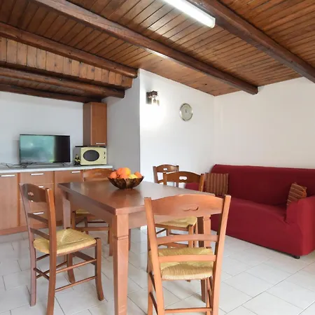 2 Bedroom Beautiful In 度假居 Torrenova (Sicily)