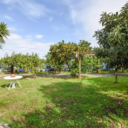 2 Bedroom Beautiful In 度假居